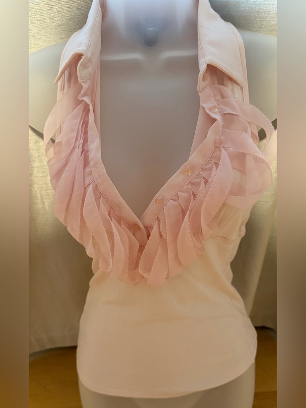 Bebe Sleeveless Ruffle V-Neck Women's Top - Blush Pink (xs)